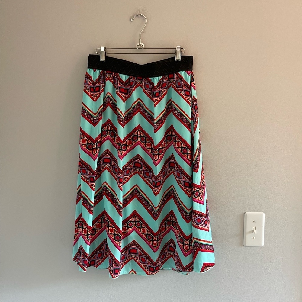 Medium Lularoe Lola skirt, light blue with floral zigzags size medium